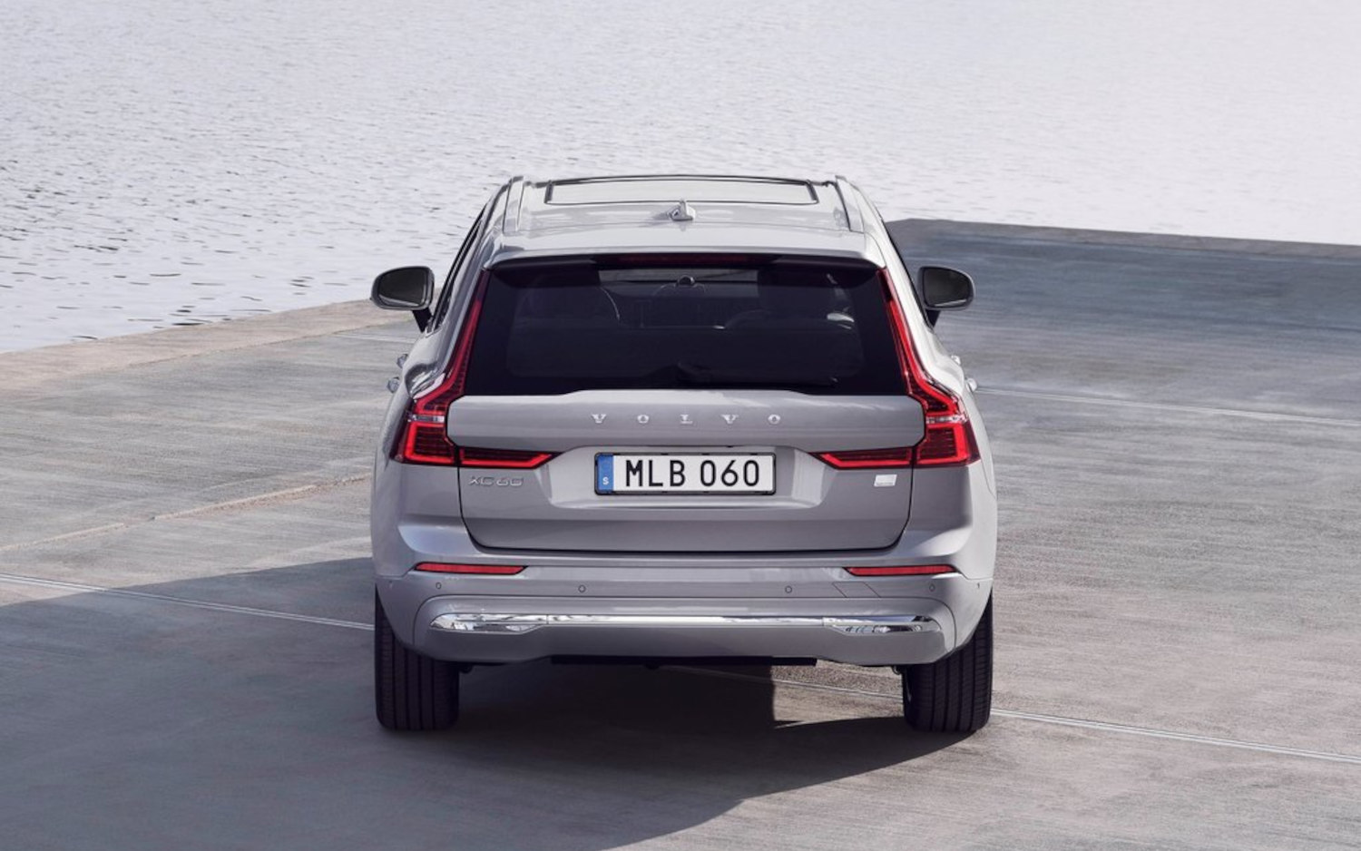Volvo Xc60 Vs Jeep Grand Cherokee Comparison - Volvo XC60 Recharge T8 Inscription 2022 - vs - Jeep Grand